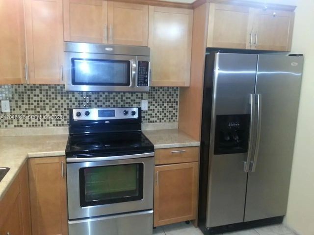 4 of 14 - 3321 Raleigh Street #3h, Hollywood, FL