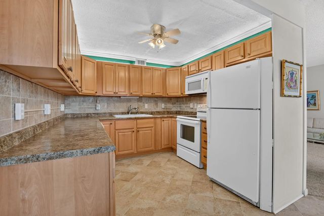 2 of 42 - 2049 Ventnor O Crescent #2049, Deerfield Beach, FL