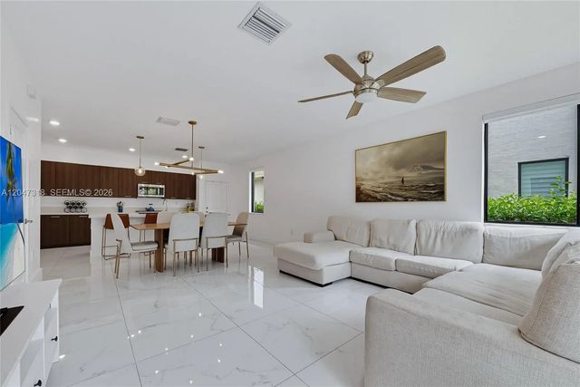 4605 Nw 83rd Path, Doral