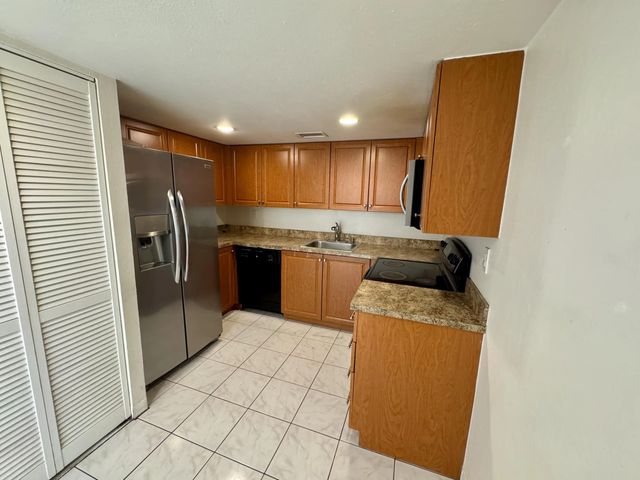 3 of 21 - 8028 Sw 17th Place #, Davie, FL