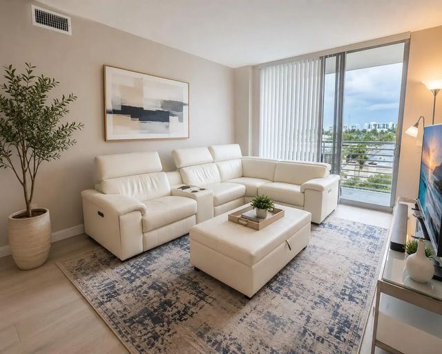 3 of 11 - 2775 Ne 187th #408, Aventura, FL