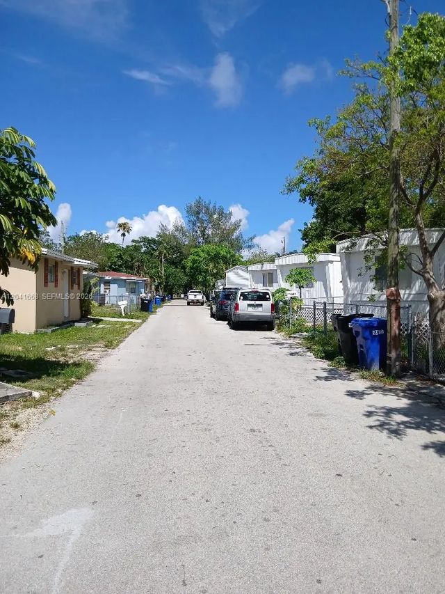 3 of 18 - 2405-2411 Ne 136th Lane, North Miami Beach, FL