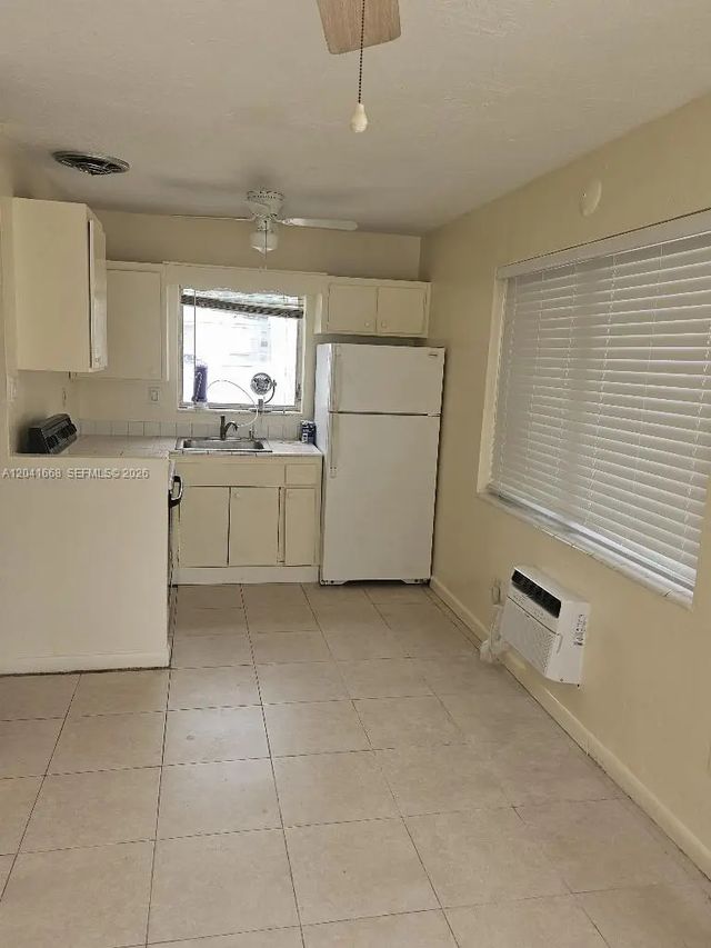 4 of 18 - 2405-2411 Ne 136th Lane, North Miami Beach, FL
