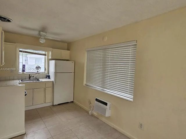 5 of 18 - 2405-2411 Ne 136th Lane, North Miami Beach, FL