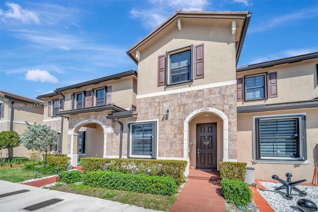 11295 W 34th Way, Hialeah