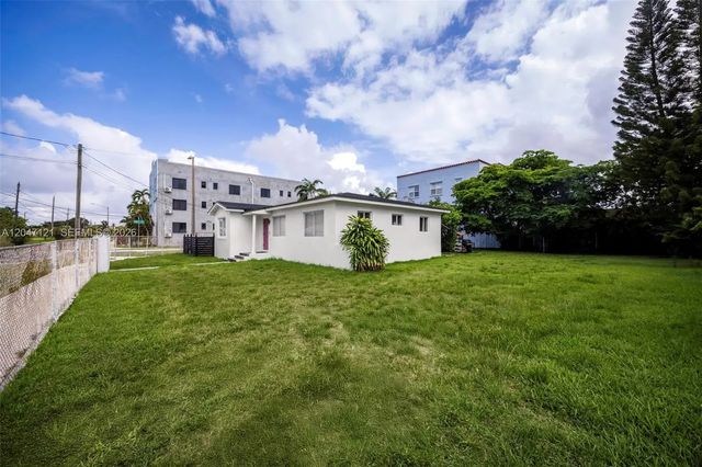 2 of 3 - 2939 Sw 5th Street, Miami, FL
