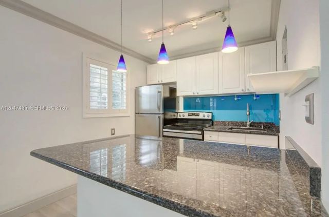 4 of 31 - 716 Sw 14th Avenue #3, Fort Lauderdale, FL