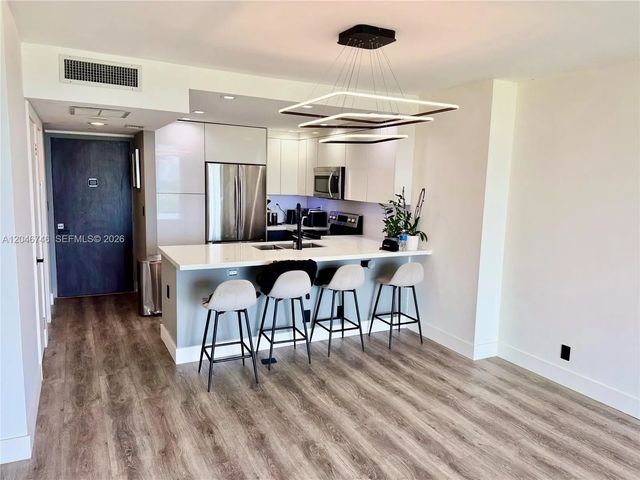 3 of 26 - 20379 W Country Club Drive #1537, Aventura, FL