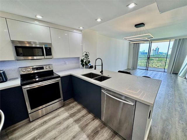 5 of 26 - 20379 W Country Club Drive #1537, Aventura, FL