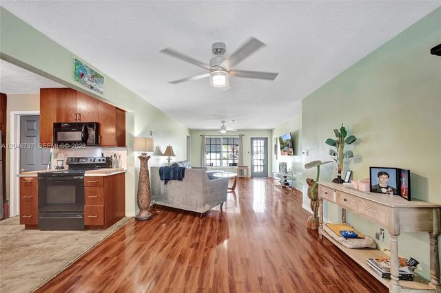 2 of 36 - 206 Se 3rd Street, Dania Beach, FL
