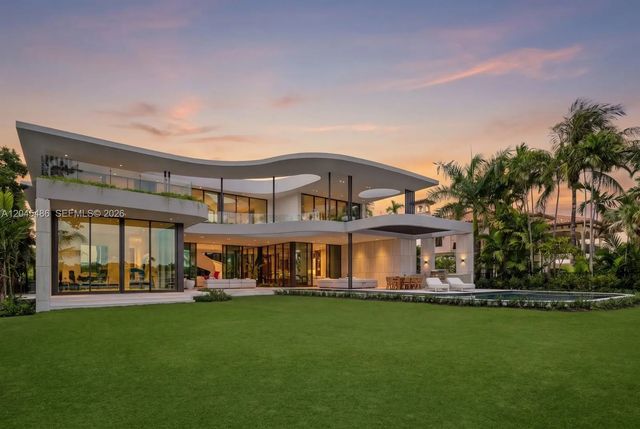 1015 S Southlake Drive, Hollywood
