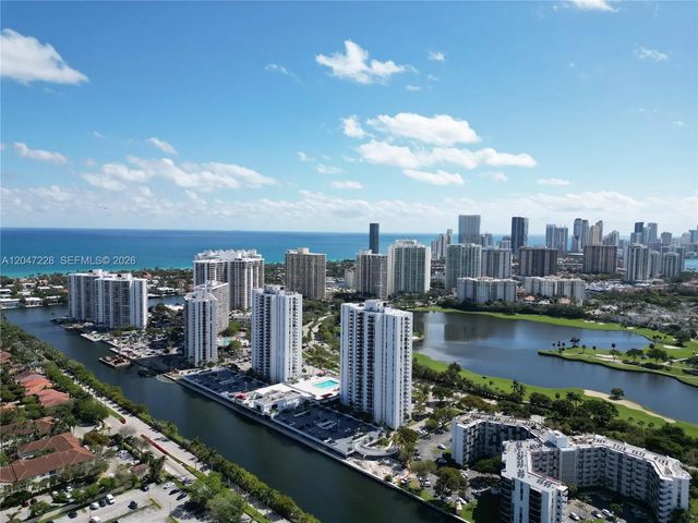 3675 N Country Club Drive #2007, Aventura