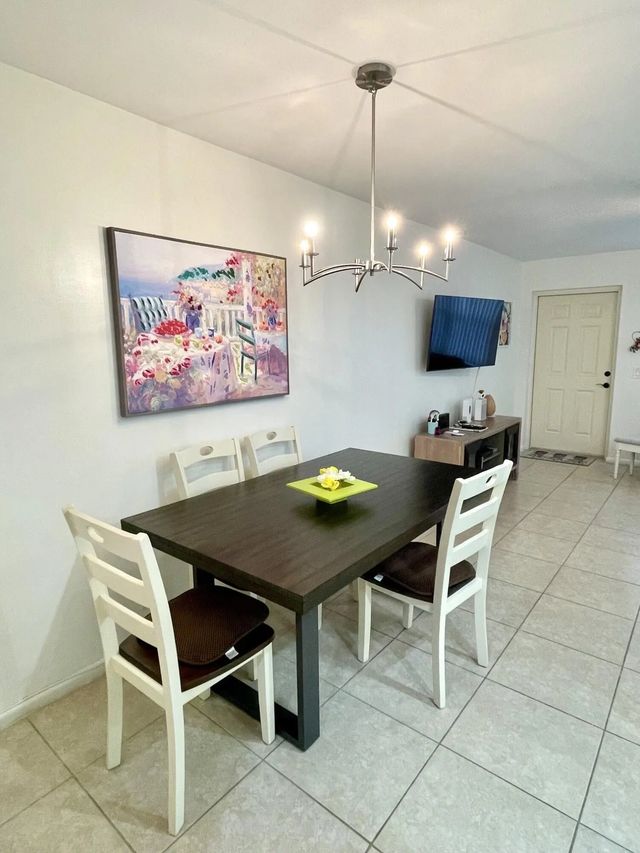 4 of 19 - 111 Kent G Street #111, West Palm Beach, FL