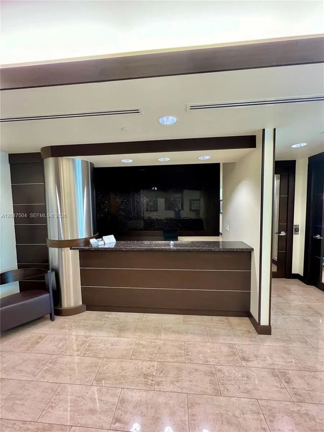 3 of 30 - 20900 Ne 30 Th Avenue #600, Aventura, FL