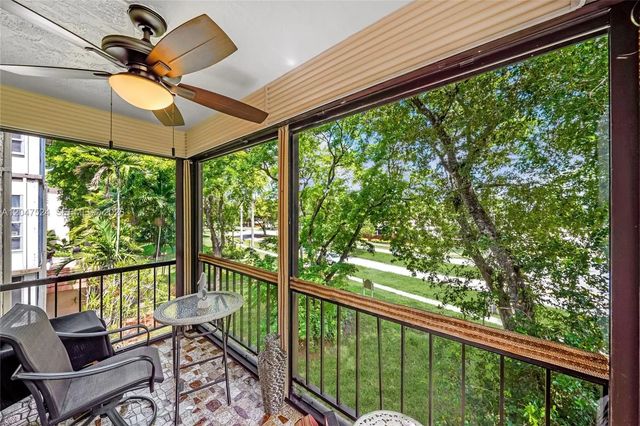 7000 Nw 17th Street #303, Plantation