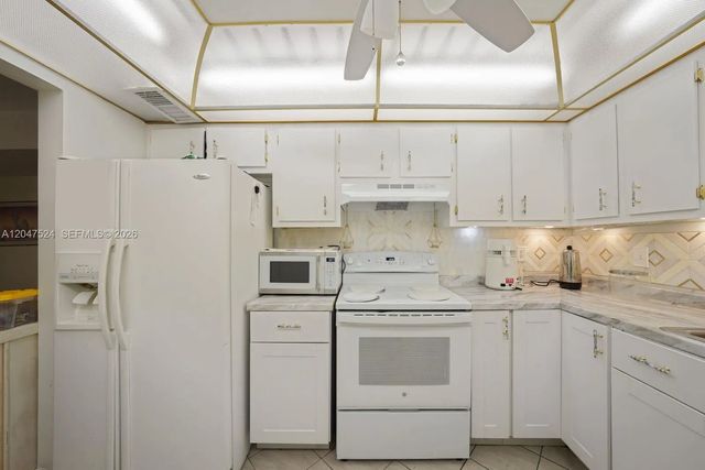 2 of 40 - 7000 Nw 17th Street #303, Plantation, FL