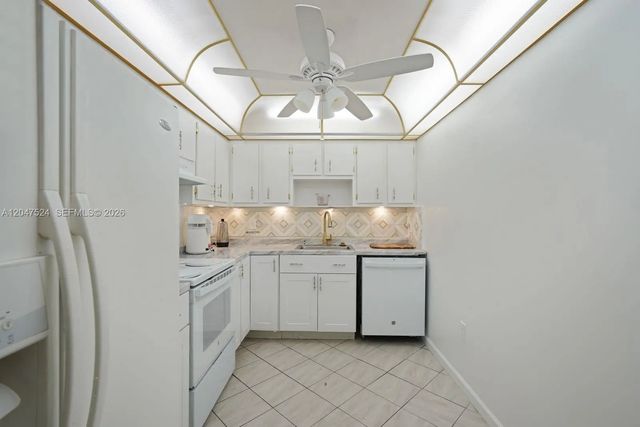 3 of 40 - 7000 Nw 17th Street #303, Plantation, FL