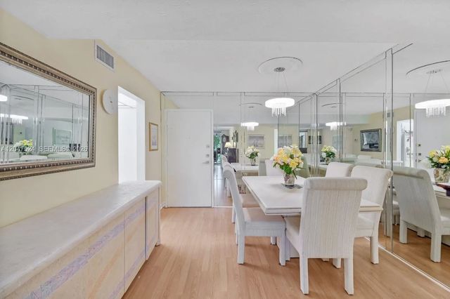 4 of 40 - 7000 Nw 17th Street #303, Plantation, FL
