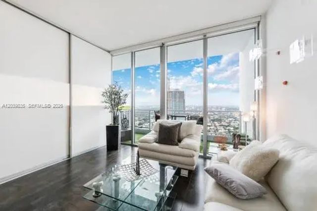 2 of 24 - 92 Sw 3rd Street #5108, Miami, FL