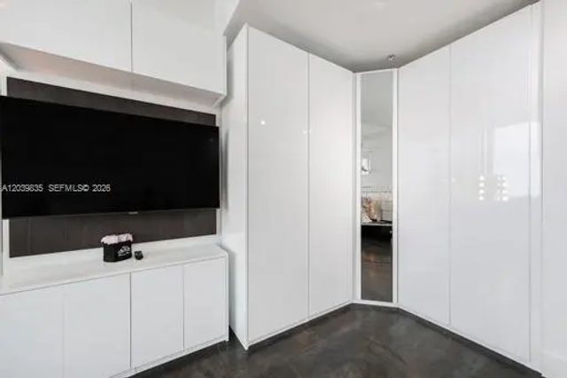 5 of 24 - 92 Sw 3rd Street #5108, Miami, FL