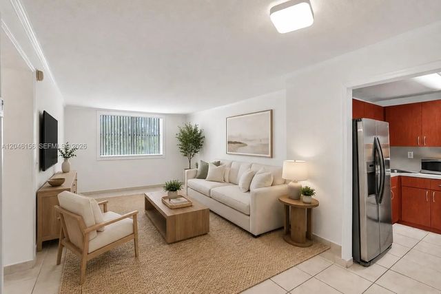 606 W 81st Street #323, Hialeah