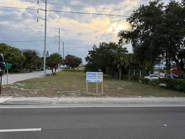 2 of 8 - 408 Avenue E, Fort Pierce, FL