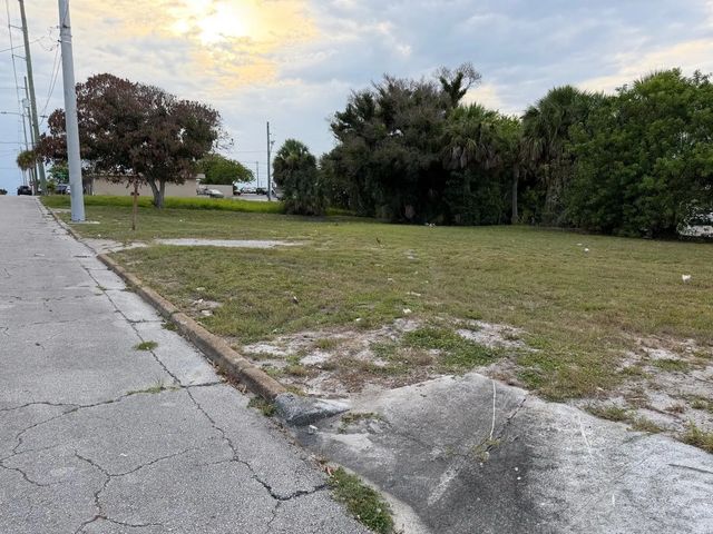 5 of 8 - 408 Avenue E, Fort Pierce, FL