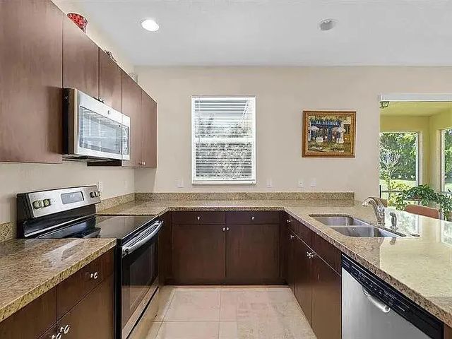 3 of 15 - 1513 Nw Cataluna Circle, Port St. Lucie, FL