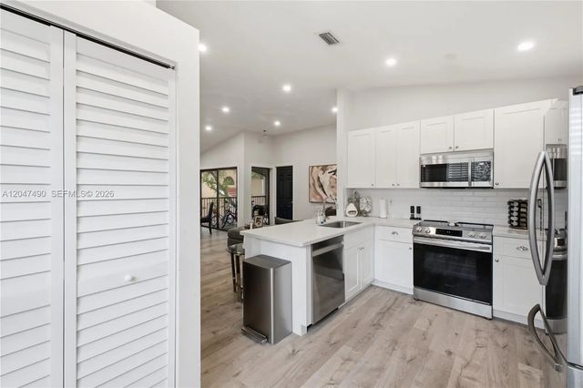 3 of 20 - 11862 Nw 11th Street #11862, Pembroke Pines, FL