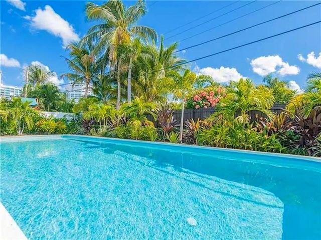 2 of 35 - 2060 Coco Palm Place, Lauderdale-By-The-Sea, FL