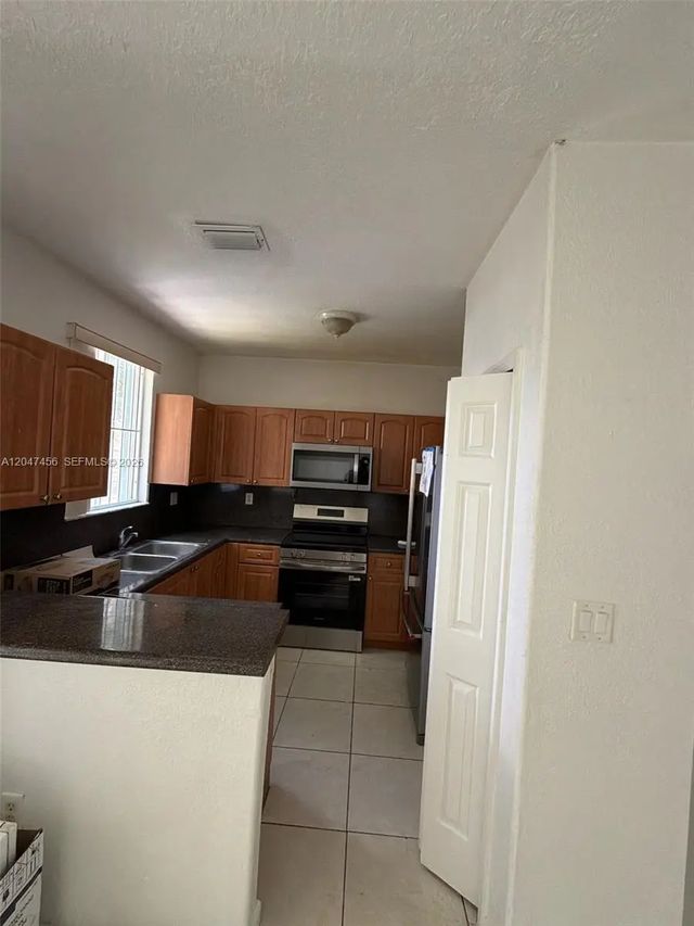 2 of 29 - 2432 Se 14th Avenue #277, Homestead, FL
