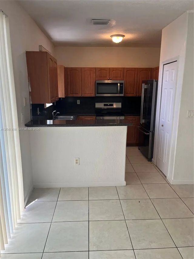 4 of 29 - 2432 Se 14th Avenue #277, Homestead, FL