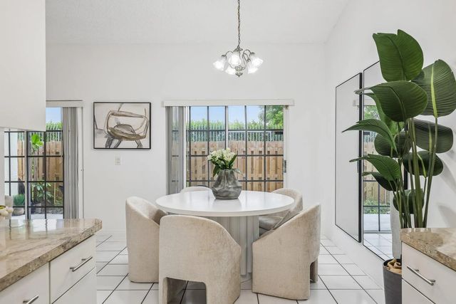 2 of 40 - 980 Ne 212th Terrace #980-01, Miami, FL
