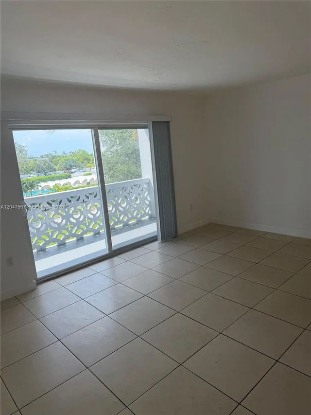 2 of 10 - 2005 Sans Souci Boulevard #305, North Miami, FL