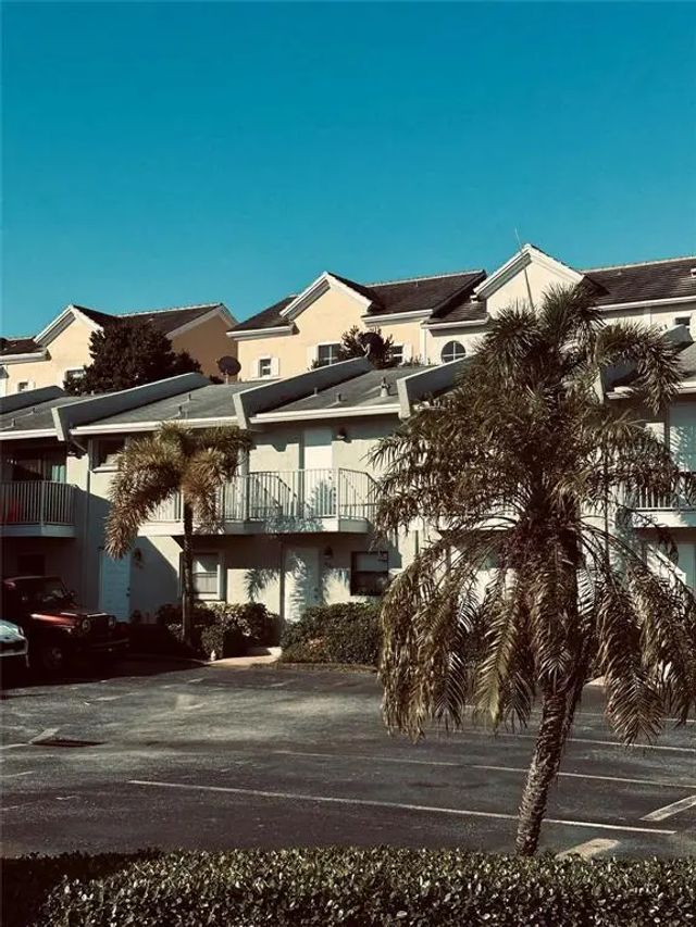 4121 Ne 21st Terrace ##3, Lighthouse Point