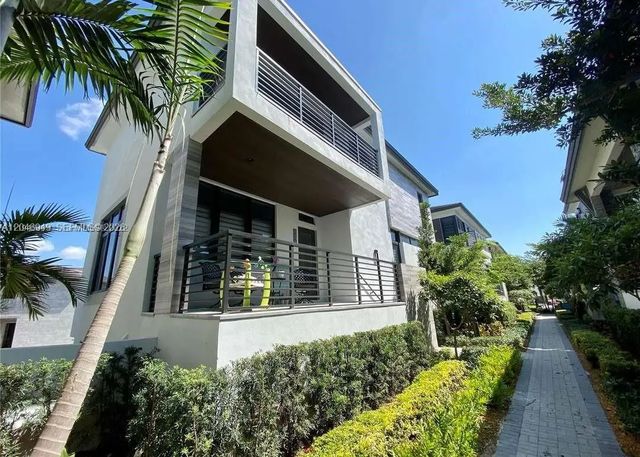 8256 Nw 48th Terrace, Doral