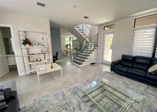 5 of 32 - 8256 Nw 48th Terrace, Doral, FL