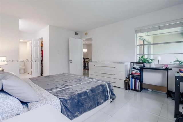 5 of 34 - 1251 Sw 125th Avenue #402t, Pembroke Pines, FL
