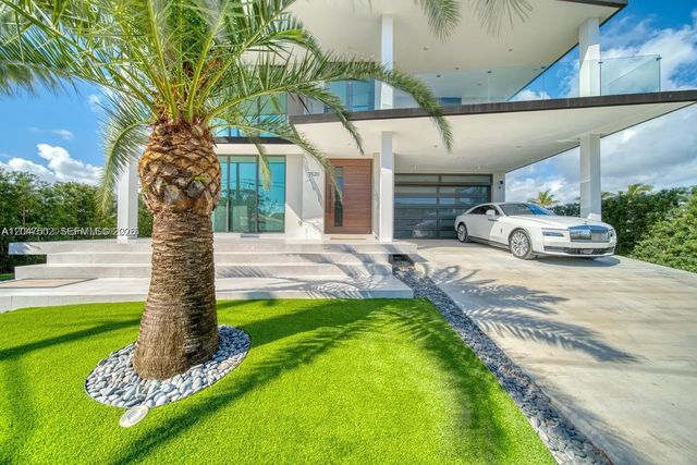 3 of 41 - 7520 W Treasure Drive, North Bay Village, FL