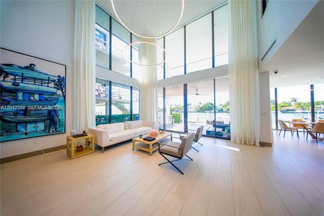 5 of 41 - 7520 W Treasure Drive, North Bay Village, FL
