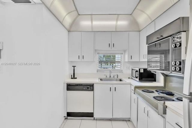 5 of 27 - 671 S Hollybrook Drive #209, Pembroke Pines, FL