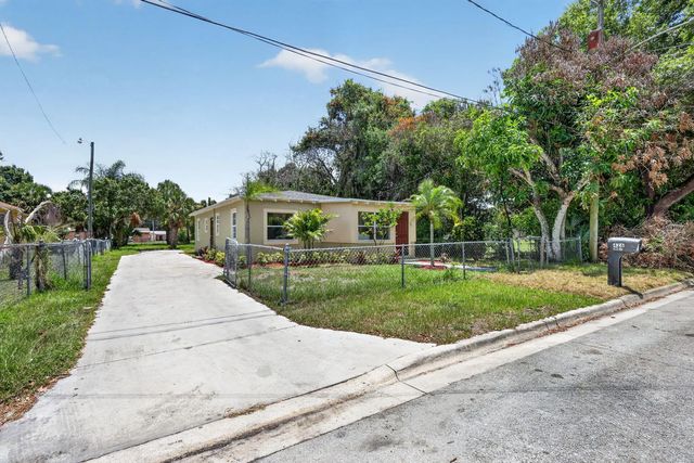 2 of 40 - 426 N 19th Street, Fort Pierce, FL
