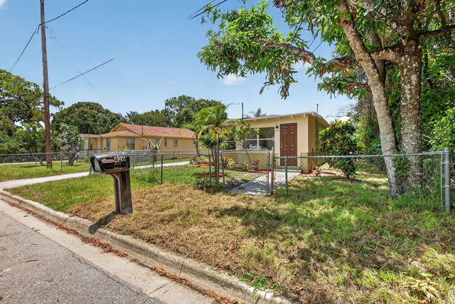 3 of 40 - 426 N 19th Street, Fort Pierce, FL