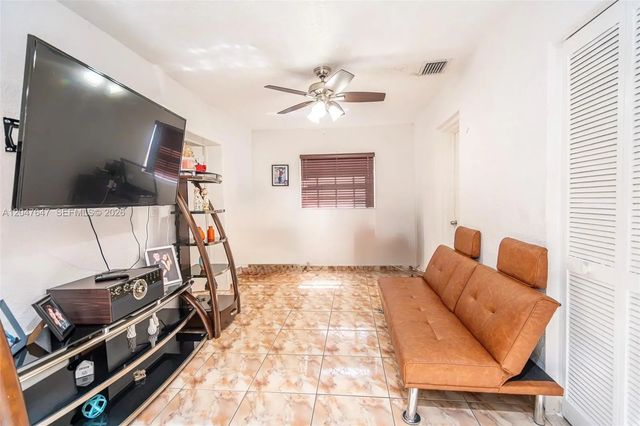 4 of 26 - 525 E 24th Street, Hialeah, FL