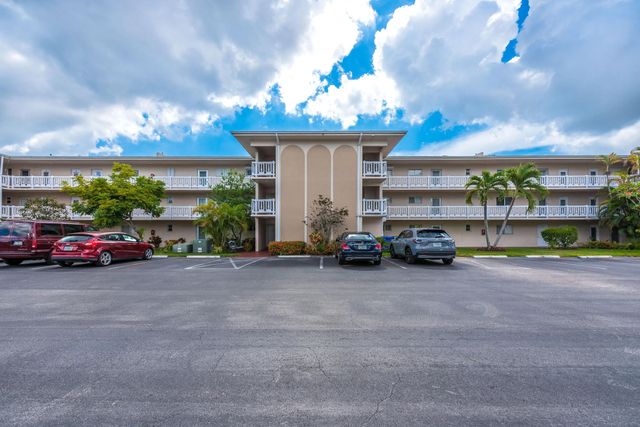 2 of 35 - 2615 Garden Drive N #307, Lake Worth, FL