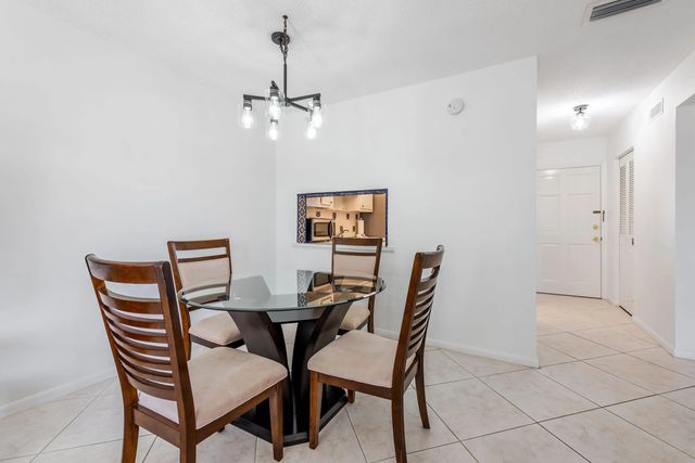 5 of 35 - 2615 Garden Drive N #307, Lake Worth, FL