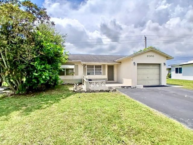 2 of 34 - 9500 Nw 70th Street, Tamarac, FL