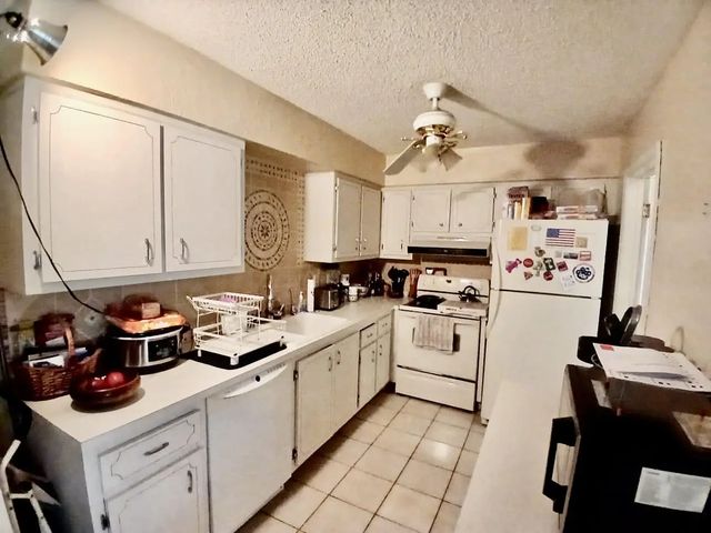4 of 34 - 9500 Nw 70th Street, Tamarac, FL