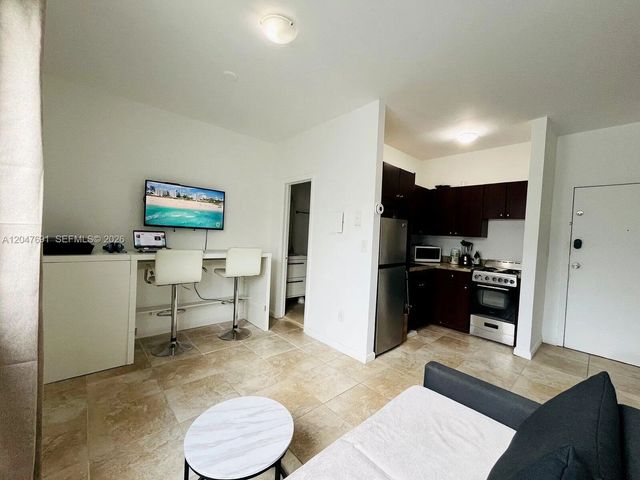 2 of 7 - 842 Meridian #2f, Miami Beach, FL