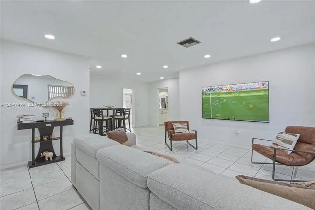 3 of 36 - 7850 W 16th Avenue, Hialeah, FL